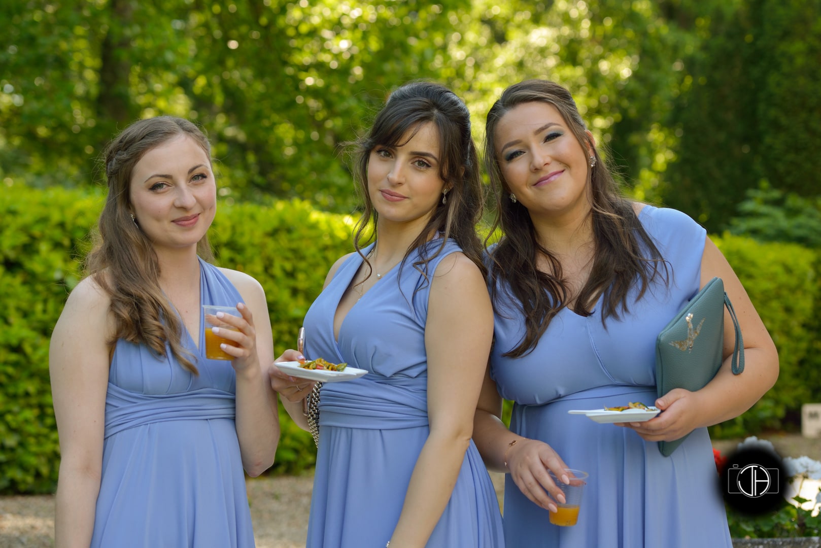 Photographe mariage Toulouse, Demoiselles d'honneur assorties, robes bleues