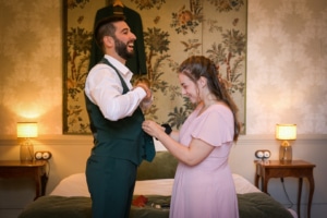 Habillage marié, photographe mariage Toulouse